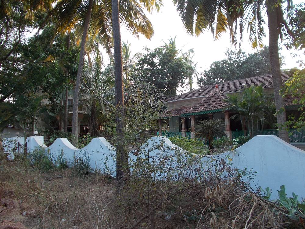 Goa, Candolim house. Индия, жилой дом в Кандолиме (северное Гоа).